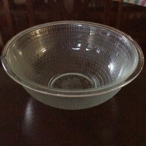 Vintage VTG Pyrex Basket Weave 2.5 Liter Large Mixing Bowl